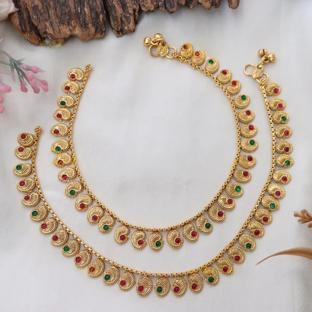 Exquisite Red Green Gold Plated Festive Anklets